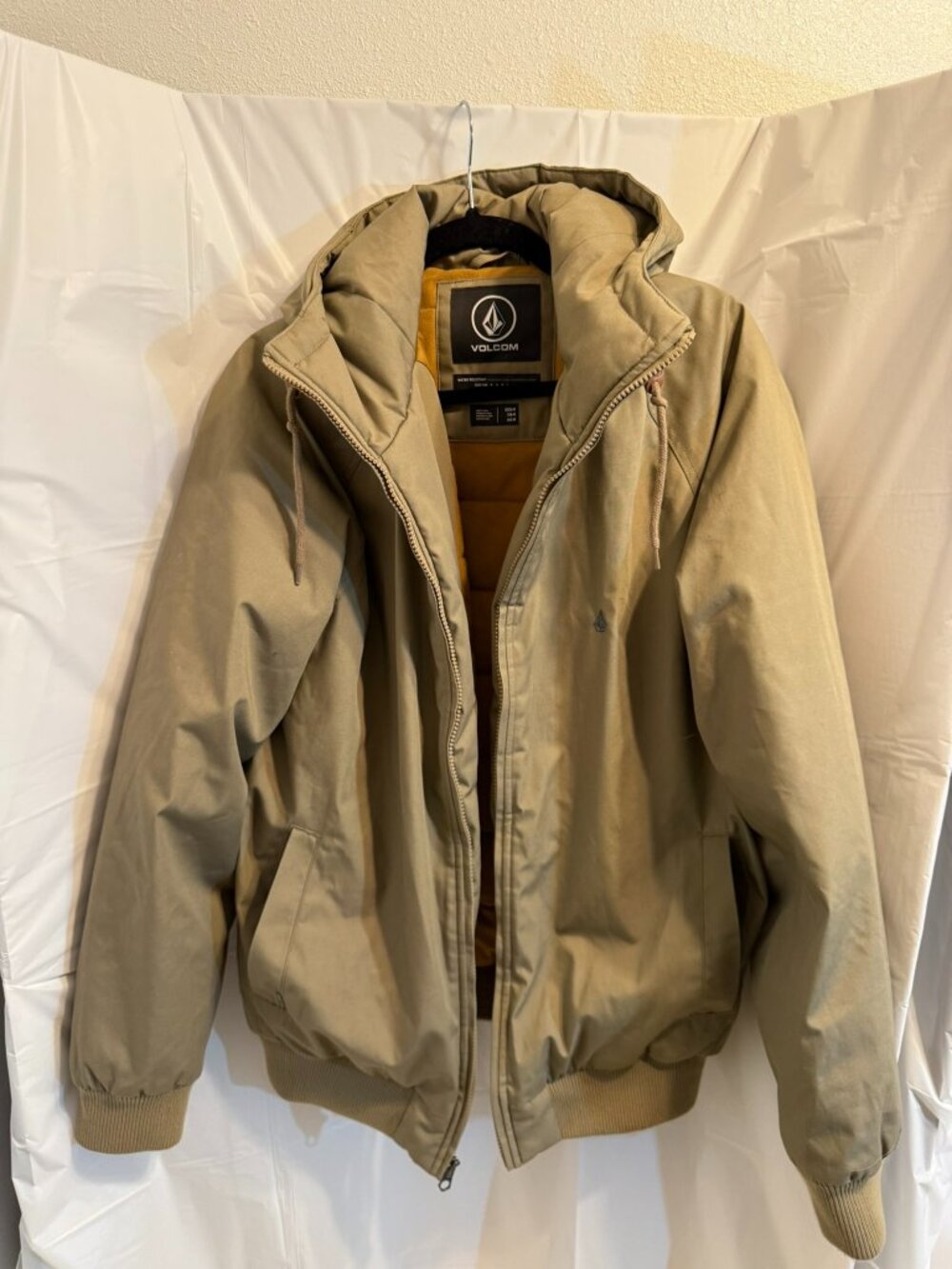Volcom 5000mm Water Resistant Hooded Winter Jacket - Tan - Size Medium